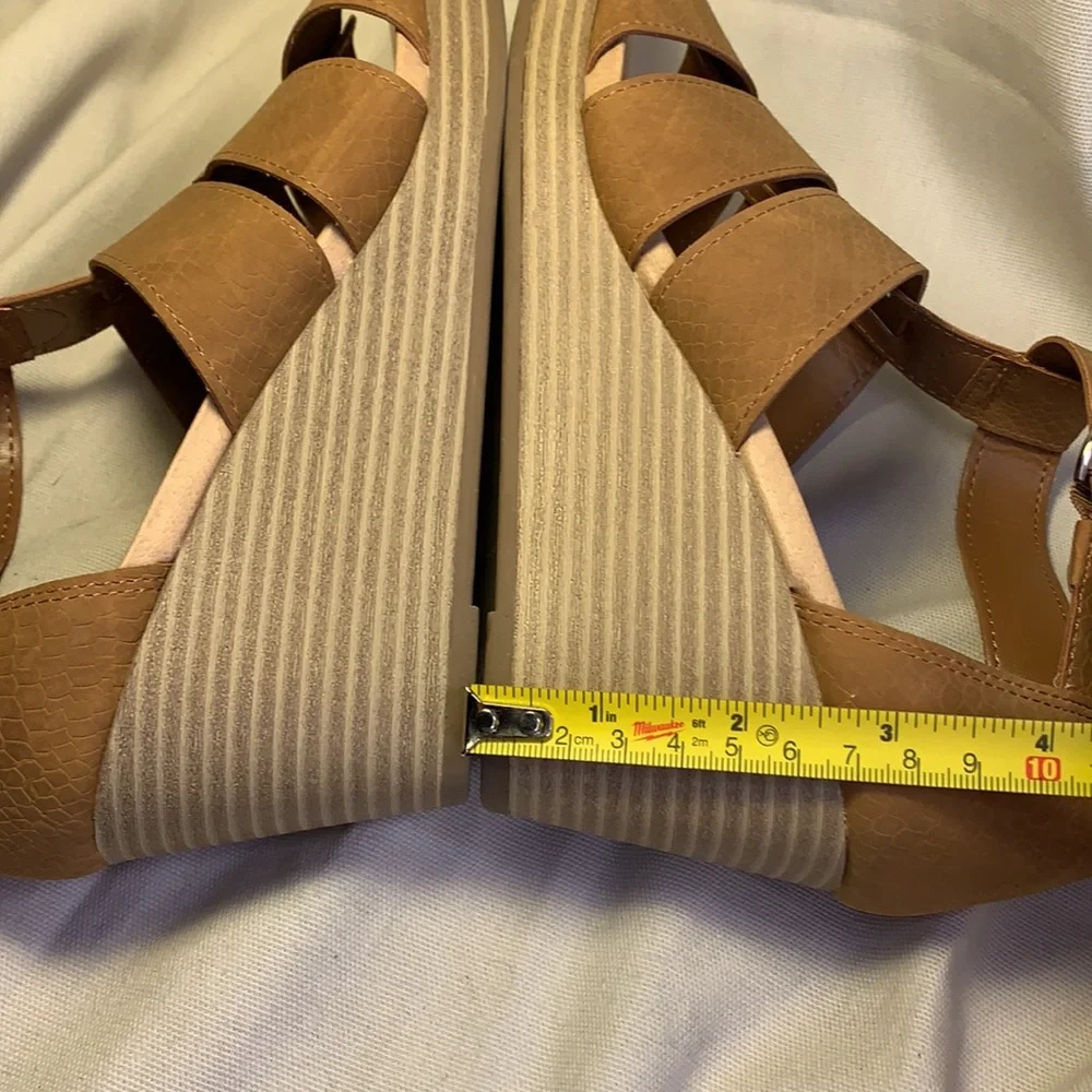 NWOT Dr Scholl’s wedge never worn comfy boho shoes